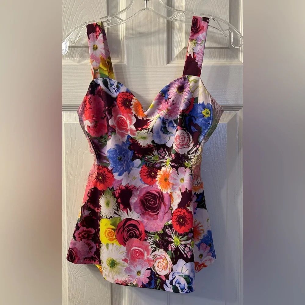 Guess floral sleeveless top size m